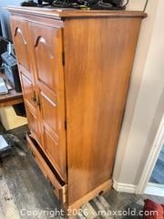 MaxSold Auction: Wardrobe  - Greater Napanee (Ontario, Canada) PARTNER MANAGED Moving Online Auction - Newburgh Road