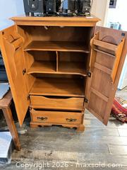 MaxSold Auction: Wardrobe  - Greater Napanee (Ontario, Canada) PARTNER MANAGED Moving Online Auction - Newburgh Road