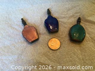 MaxSold Auction: Antique miniature perfume dabbers - Kingston (Ontario, Canada) SELLER MANAGED Moving Online Auction - Brewers Mills Road