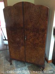 MaxSold Auction: Beautiful Antique wardrobe cupboard - Kingston (Ontario, Canada) SELLER MANAGED Moving Online Auction - Brewers Mills Road