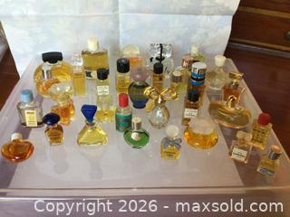 MaxSold Auction: Rare Lot of 32 mini perfume bottles. - Kingston (Ontario, Canada) SELLER MANAGED Moving Online Auction - Brewers Mills Road