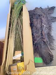 MaxSold Auction: Decorative Vintage Mixed Decorative Feathers, 20 pcs, 18–24 in - Toronto (Ontario, Canada) PARTNER MANAGED Estate Sale Online Auction -Bridle Path Estate