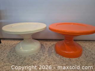 MaxSold Auction: Lot of 2 Plastic Vintage Cake Stand Accent Tables, White & Orange - Toronto (Ontario, Canada) PARTNER MANAGED Estate Sale Online Auction -Bridle Path Estate