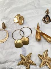 MaxSold Auction: Lot of Approx 20 Pairs Retro Gold-Tone Clip-On Earrings - Toronto (Ontario, Canada) PARTNER MANAGED Estate Sale Online Auction -Bridle Path Estate