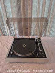 MaxSold Auction: Vintage Dual CS 522 Belt-Drive Turntable Record Player - Toronto (Ontario, Canada) PARTNER MANAGED Estate Sale Online Auction -Bridle Path Estate