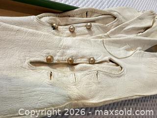MaxSold Auction: Vintage Made in Belgium Women's Gloves Size 7.5 Genuine Kid Leather & Cotton/Silk - Toronto (Ontario, Canada) PARTNER MANAGED Estate Sale Online Auction -Bridle Path Estate