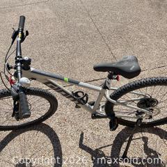 MaxSold Auction: Giant Mountian Bike  - Prosper (Texas, USA) PARTNER MANAGED Moving Online Auction - Three Rivers Drive