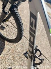 MaxSold Auction: Giant Mountian Bike  - Prosper (Texas, USA) PARTNER MANAGED Moving Online Auction - Three Rivers Drive