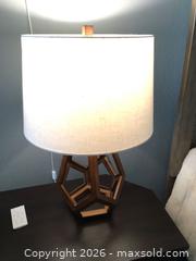 MaxSold Auction: Modern Accent Lamp - Prosper (Texas, USA) PARTNER MANAGED Moving Online Auction - Three Rivers Drive