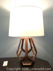 MaxSold Auction: Modern Accent Lamp - Prosper (Texas, USA) PARTNER MANAGED Moving Online Auction - Three Rivers Drive