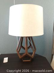 MaxSold Auction: Modern Accent Lamp - Prosper (Texas, USA) PARTNER MANAGED Moving Online Auction - Three Rivers Drive