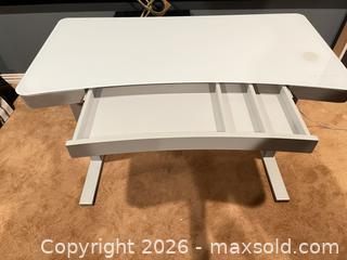 MaxSold Auction: White Electronic Adjustable Height Sit/Stand Desk - Prosper (Texas, USA) PARTNER MANAGED Moving Online Auction - Three Rivers Drive