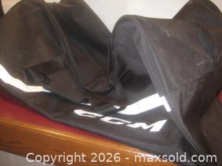 MaxSold Auction: NEW LARGE CCM HOCKEY BAG - St. Catharines (Ontario, Canada) SELLER MANAGED Downsizing Online Auction - Allanburg Road South