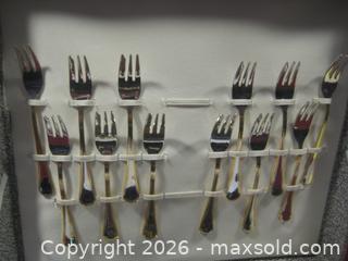 MaxSold Auction: PAMAR SWAROVSKI CAKE TRAY WITH FORKS - St. Catharines (Ontario, Canada) SELLER MANAGED Downsizing Online Auction - Allanburg Road South