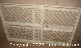 MaxSold Auction: PLASTIC ADJUSTABLE SAFTEY GATE - St. Catharines (Ontario, Canada) SELLER MANAGED Downsizing Online Auction - Allanburg Road South