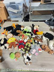 MaxSold Auction: Stuffed animal lot - Cocoa (Florida, USA) SELLER MANAGED Estate Sale Online Auction - Broadcast Court.