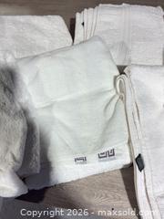 MaxSold Auction: White linen bath towel lot - Cocoa (Florida, USA) SELLER MANAGED Estate Sale Online Auction - Broadcast Court.