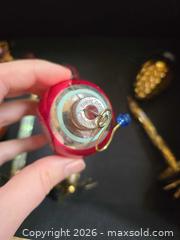 MaxSold Auction: Shiny Brite Vintage Mid-Century Christmas Ornaments Set - San Jose (California, USA) SELLER MANAGED Downsizing Online Auction - Paladin Drive