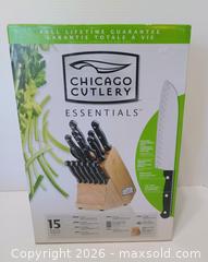 MaxSold Auction: Chicago Cuttlery Knife (15pc) & Block Set - Lakeland (Florida, USA) SELLER MANAGED Reseller Online Auction - Dove Meadow Trail