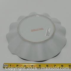 MaxSold Auction: Chinoiserie Scalloped Edge Ceramic Bowl - Lakeland (Florida, USA) SELLER MANAGED Reseller Online Auction - Dove Meadow Trail