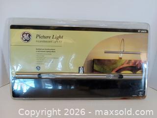 MaxSold Auction: GE Picture Display Light - Lakeland (Florida, USA) SELLER MANAGED Reseller Online Auction - Dove Meadow Trail