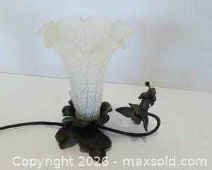 MaxSold Auction: Vintage Cherub & Glass Tulip Lamp - Lakeland (Florida, USA) SELLER MANAGED Reseller Online Auction - Dove Meadow Trail