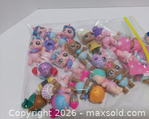 MaxSold Auction: ZURU 5 Surprise Newborn Unicorn Squad collectible figure  - Lakeland (Florida, USA) SELLER MANAGED Reseller Online Auction - Dove Meadow Trail