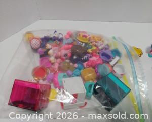 MaxSold Auction: Zuru 5 Surprise Unicorn Squad toys & Accessories  - Lakeland (Florida, USA) SELLER MANAGED Reseller Online Auction - Dove Meadow Trail