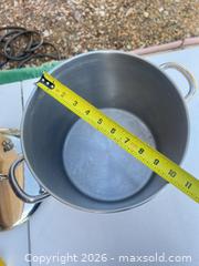 MaxSold Auction: Revere Ware 12 qt Stainless Steel Stock Pot 11 in x 9 in - Las Vegas (Nevada, USA) PARTNER MANAGED Estate Sale Online Auction - Bright Sun Court