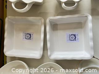 MaxSold Auction: Set of 10 White Ceramic Divided Serving Bowls with Gold Trim - Las Vegas (Nevada, USA) PARTNER MANAGED Estate Sale Online Auction - Bright Sun Court
