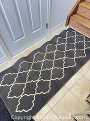 MaxSold Auction: Gray Geometric Rectangular Runner Rug, 2.5' x 8' - King (Ontario, Canada) SELLER MANAGED Moving Online Auction - Wells Orchard Crescent