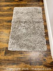 MaxSold Auction: Gray Medium Shag Polyester Area Rug (Unbranded) - King (Ontario, Canada) SELLER MANAGED Moving Online Auction - Wells Orchard Crescent