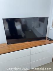 MaxSold Auction: LG 50-59" LED/LCD Flat Screen TV - King (Ontario, Canada) SELLER MANAGED Moving Online Auction - Wells Orchard Crescent