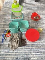 MaxSold Auction: Mixed Kitchenware Lot: Ceramic Bowls, Plastic Containers & Utensils - King (Ontario, Canada) SELLER MANAGED Moving Online Auction - Wells Orchard Crescent