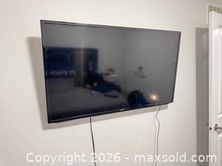 MaxSold Auction: Samsung 50-59 inch LED/LCD Flat Screen TV - Black - King (Ontario, Canada) SELLER MANAGED Moving Online Auction - Wells Orchard Crescent