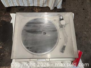 MaxSold Auction: Record player and records - Delta (Ontario, Canada) SELLER MANAGED Downsizing Online Auction - King Street (STORAGE)