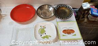 MaxSold Auction: 6 METAL & CERAMIC SERVING DISHES - Rockaway (New Jersey, USA) SELLER MANAGED Downsizing Online Auction - Miami Trail