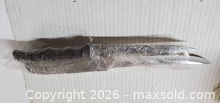 MaxSold Auction: ASSORTED STEAK CUTTING UTENSILS - Rockaway (New Jersey, USA) SELLER MANAGED Downsizing Online Auction - Miami Trail
