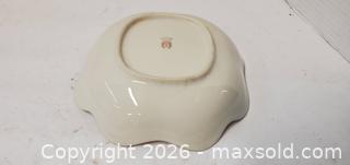 MaxSold Auction: LENOX GOLD TRIMMED SERVING DISH 6"  VERY NICE   - Rockaway (New Jersey, USA) SELLER MANAGED Downsizing Online Auction - Miami Trail