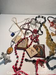 MaxSold Auction: Mixed Jewelry Lot: Bracelets, Bangles & Necklaces (20+) - San Jose (California, USA) SELLER MANAGED Downsizing Online Auction -  Topaz Avenue (STORAGE)