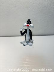 MaxSold Auction: Sylvester Looney Tunes Vinyl Figurine, ~6 in, Made in Hong Kong - San Jose (California, USA) SELLER MANAGED Downsizing Online Auction -  Topaz Avenue (STORAGE)