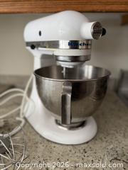 MaxSold Auction: Kitchenaid Stand Mixer - Mississauga (Ontario, Canada) SELLER MANAGED Estate Sale Online Auction - Lakeside Avenue