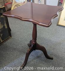 MaxSold Auction: Vintage The Bombay Company Wooden Tilt-Top Side Table  - Toronto (Ontario, Canada) PARTNER MANAGED Reseller Online Auction - Railside Road