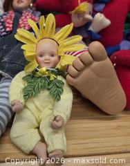 MaxSold Auction: OOAL Dolls Some Artist Signed - Hatboro (Pennsylvania, USA) PARTNER MANAGED Estate Sale Online Auction - Jacksonville Road