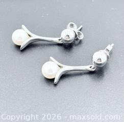 MaxSold Auction: 14K White Gold Pearl Drop Earrings 2.4g - Esquimalt (British Columbia, Canada) PARTNER MANAGED Reseller Online Auction -  Lampson Street