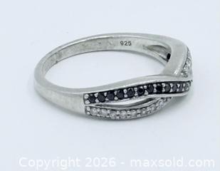 MaxSold Auction: 925 Sterling Silver Diamond Stone Ring Size 8 - Esquimalt (British Columbia, Canada) PARTNER MANAGED Reseller Online Auction -  Lampson Street