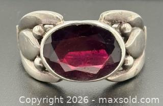 MaxSold Auction: 925 Sterling Silver Garnet Ring Size 10 - Esquimalt (British Columbia, Canada) PARTNER MANAGED Reseller Online Auction -  Lampson Street