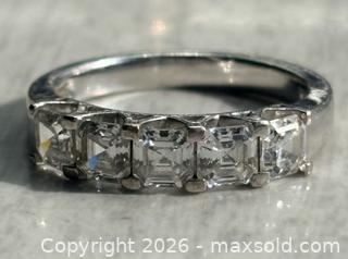 MaxSold Auction: 925 Sterling Silver Ring Size 7 - Esquimalt (British Columbia, Canada) PARTNER MANAGED Reseller Online Auction -  Lampson Street