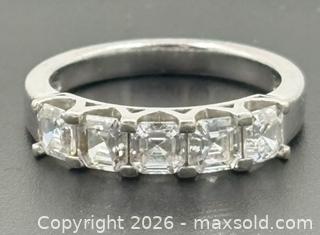 MaxSold Auction: 925 Sterling Silver Ring Size 7 - Esquimalt (British Columbia, Canada) PARTNER MANAGED Reseller Online Auction -  Lampson Street