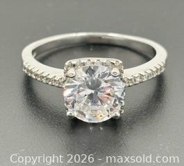 MaxSold Auction: 925 Sterling Silver Ring Size 8 - Esquimalt (British Columbia, Canada) PARTNER MANAGED Reseller Online Auction -  Lampson Street